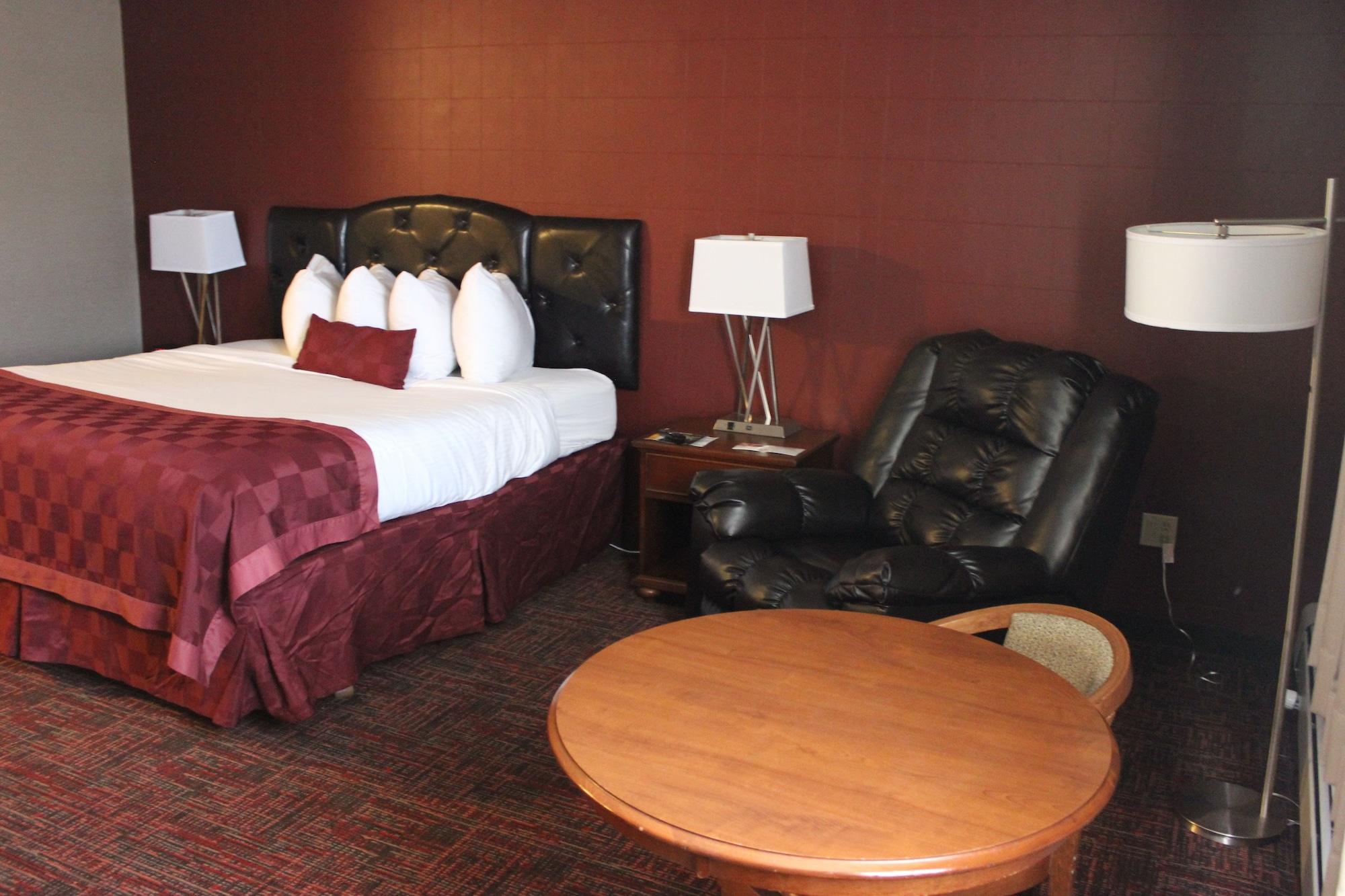 Hotel Ramada By Wyndham Grand Forks