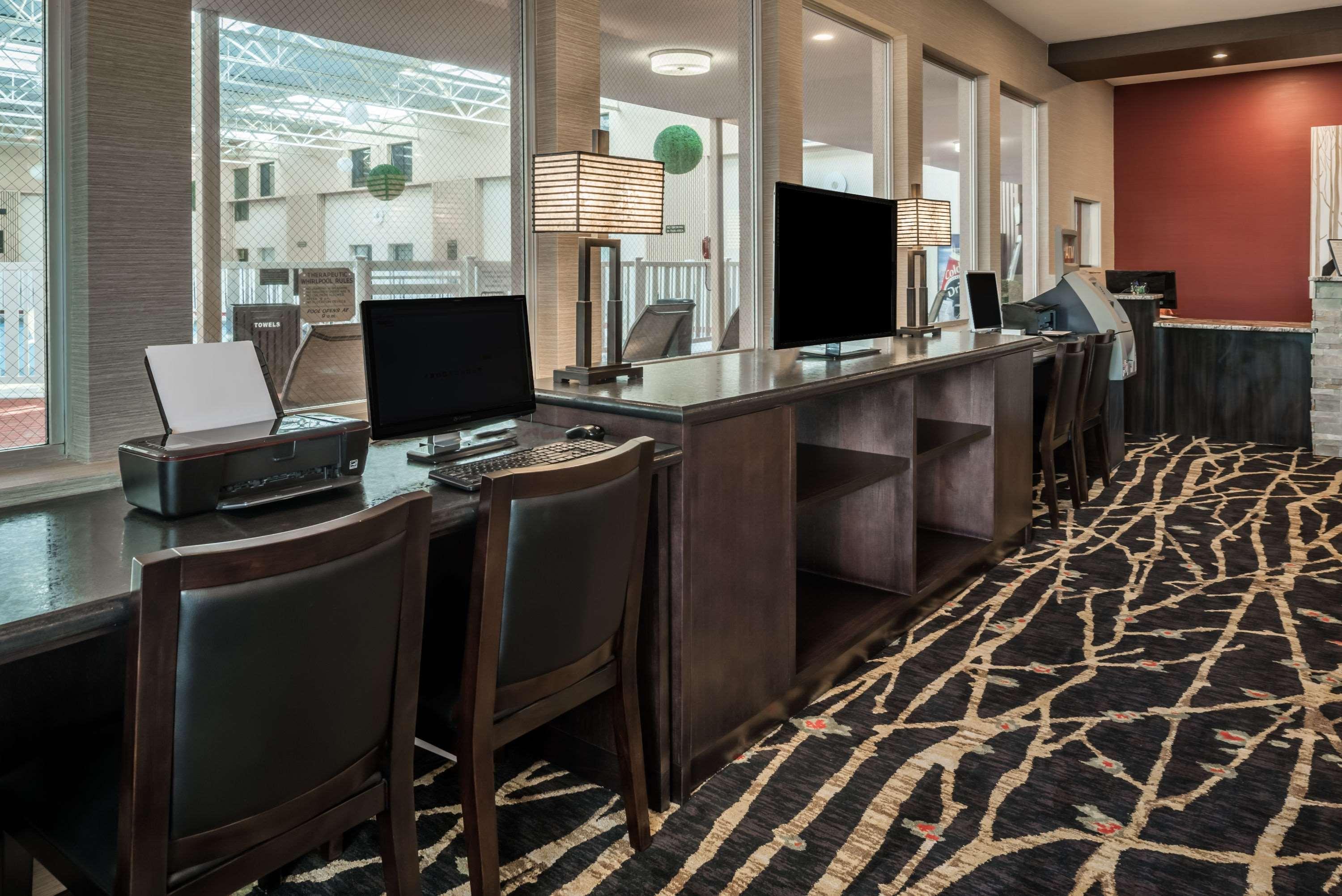 Ramada By Wyndham Hotel 3*