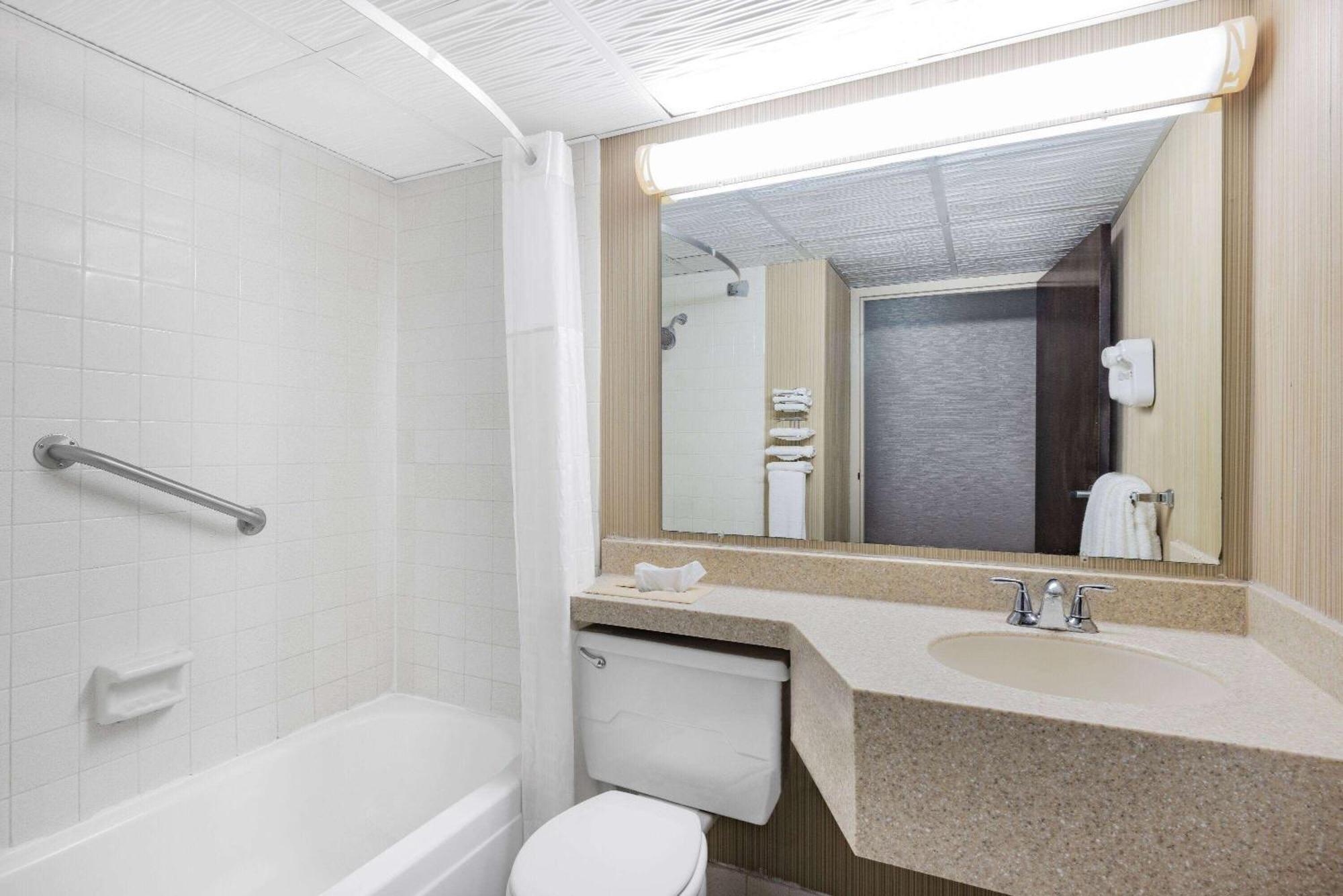 Ramada By Wyndham Grand Forks