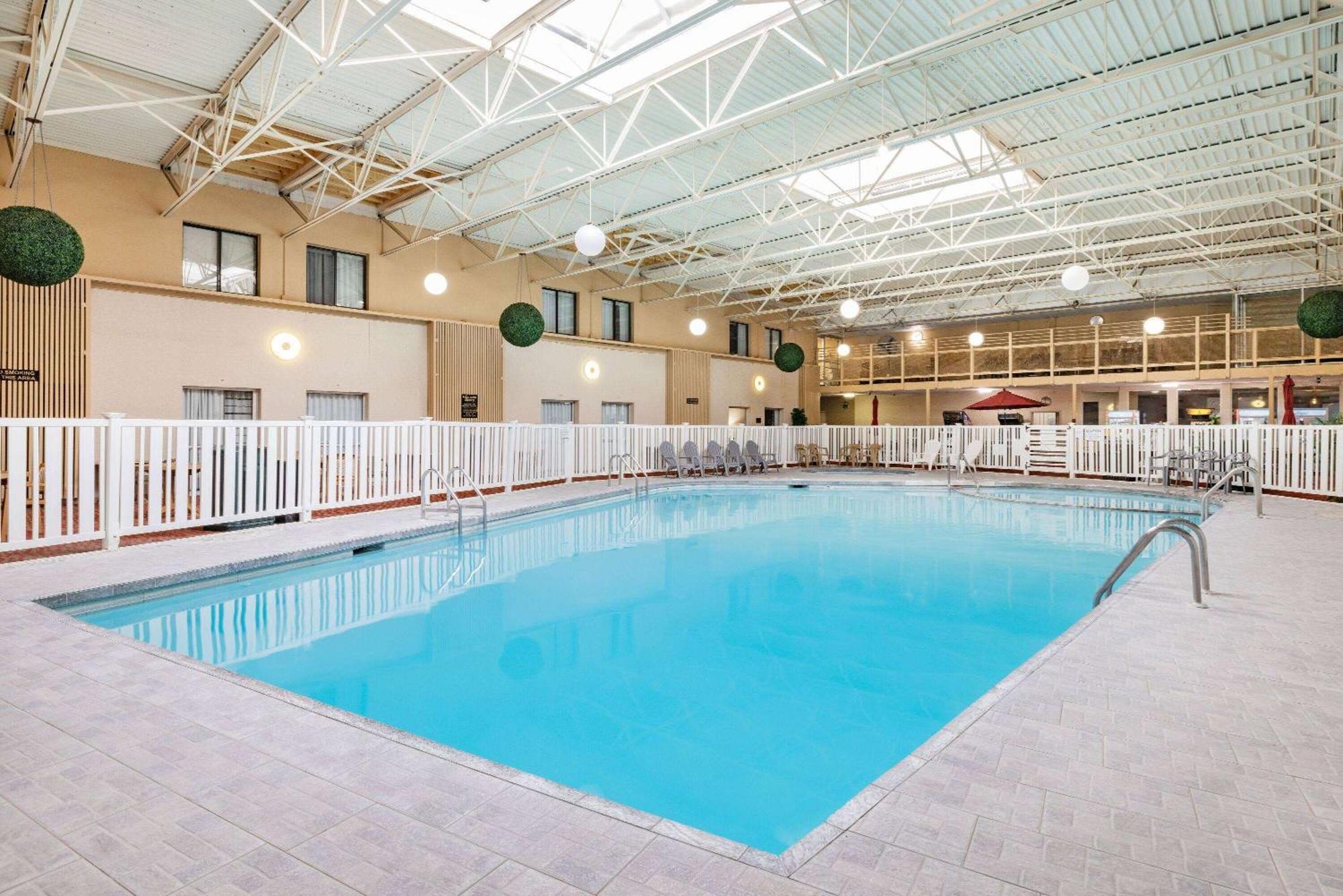 Ramada By Wyndham Grand Forks