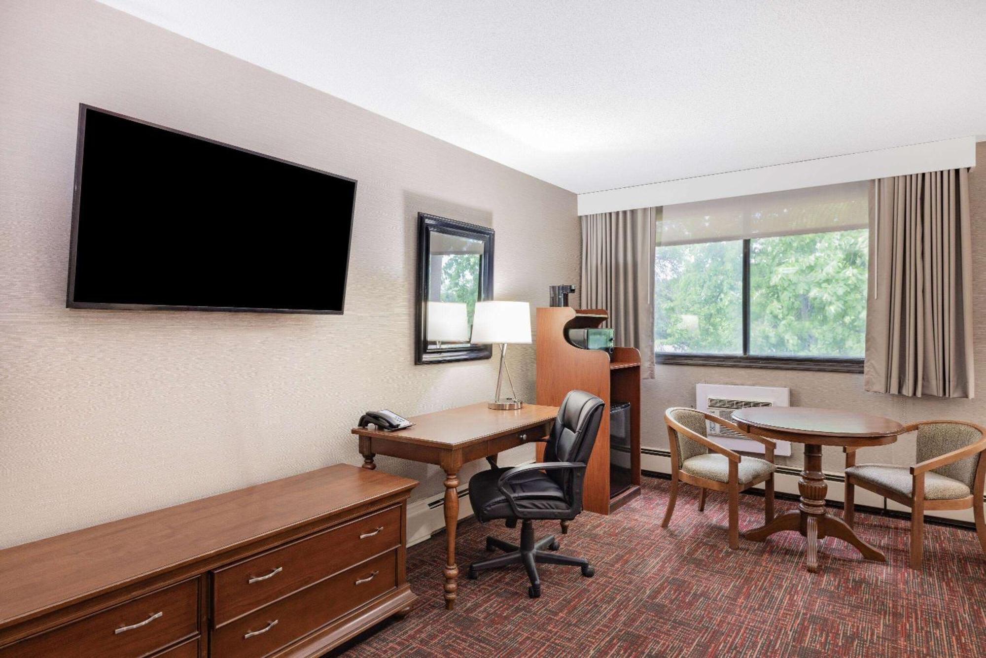 Hotel Ramada By Wyndham 3*