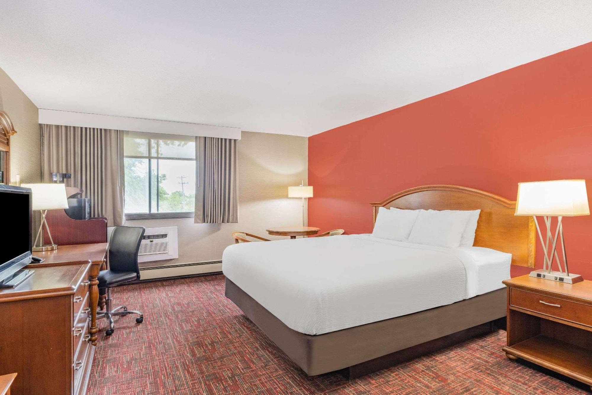 Ramada By Wyndham Hotel