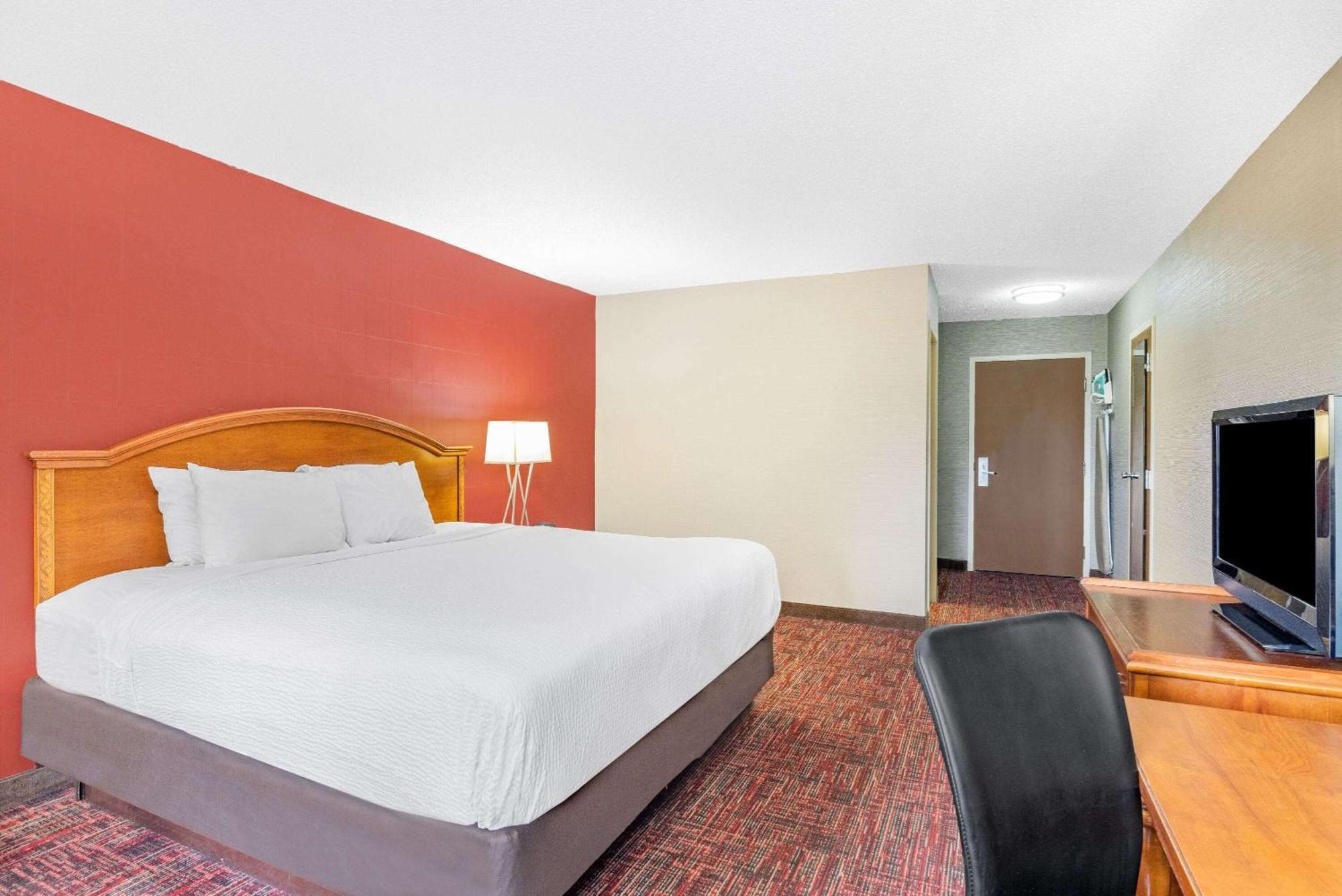 Ramada By Wyndham Hotel 3*