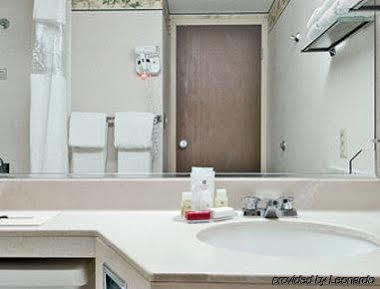 Ramada By Wyndham Hotel Grand Forks